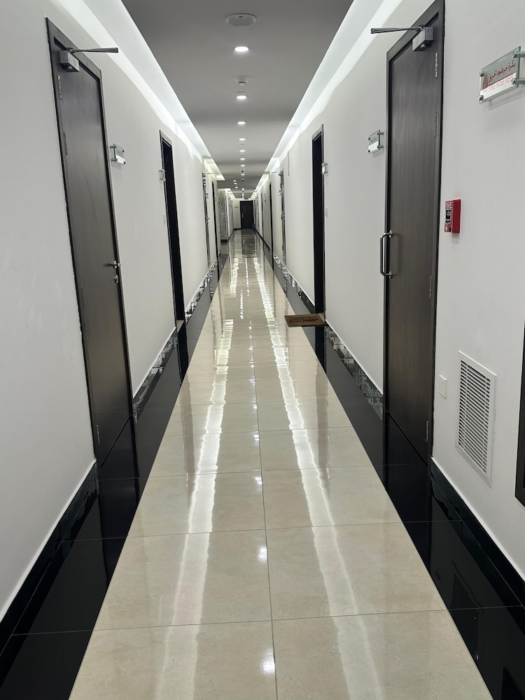 Stay Inn Albarsha by PHM