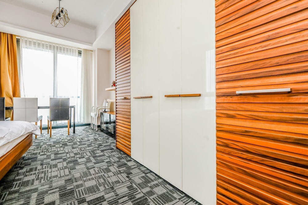 Fully Furnished Flat With Security in Atasehir