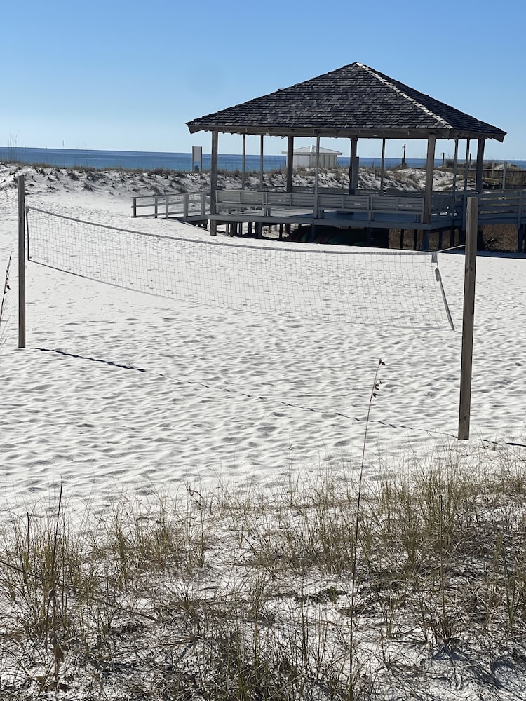 Getaways at Destin Holiday Beach Resort