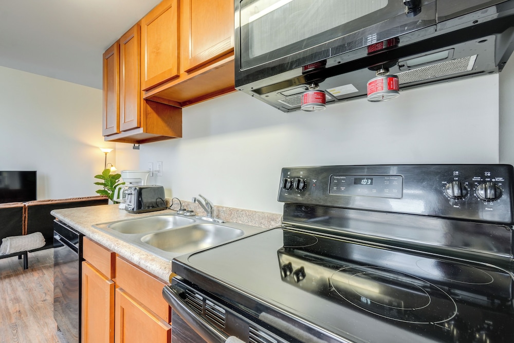 Unique & Stylish Studio Loft in Huntington!
