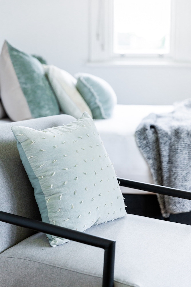 Designer Styled Studio in Central Trendy Glebe