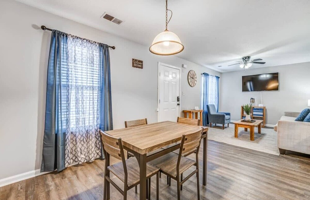 Cedar Ave Escape