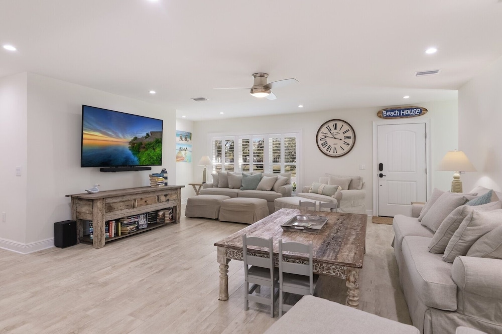 Surf Riders 4 Bedroom Home
