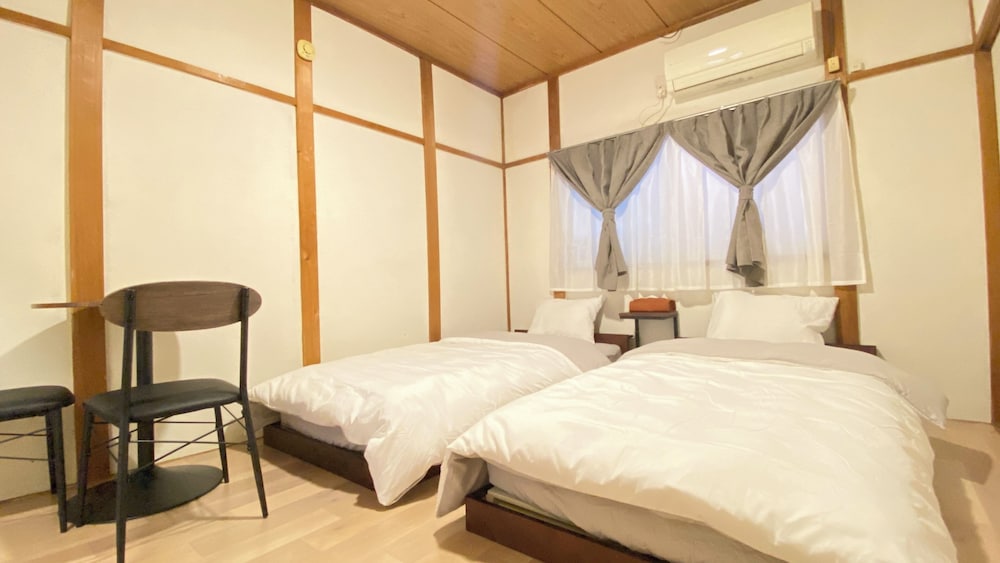 AkiraHome Tsurumibashi