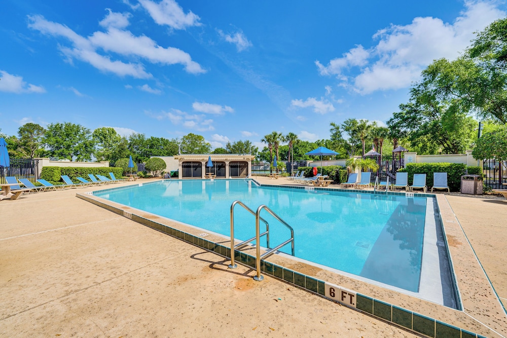 6 Mi to Lake Louisa State Park: Home w/ Pool