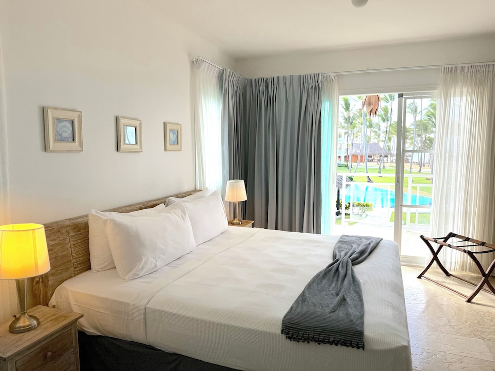 Playa Palmera Beach Front Apartments