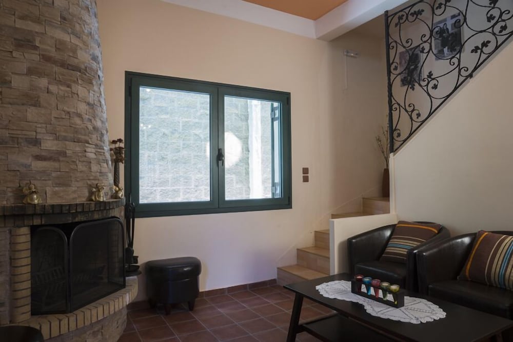 Elia Therissos Maisonettes