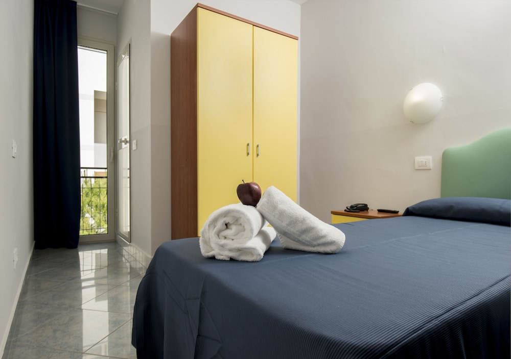 Hotel Scarlet