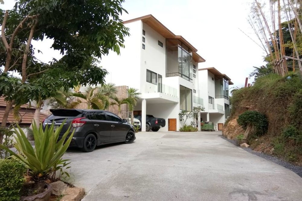 6 BR Luxury Seaview Villa Bang Po -Asi