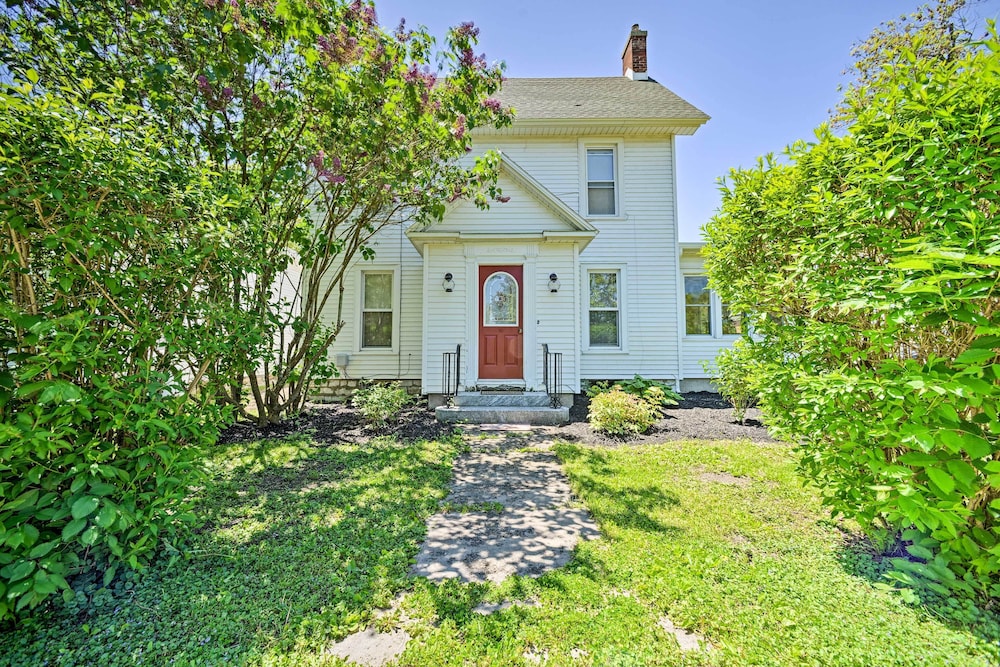 Home w/ Patio, 2 Blocks to St. Lawrence River - Property Image 29