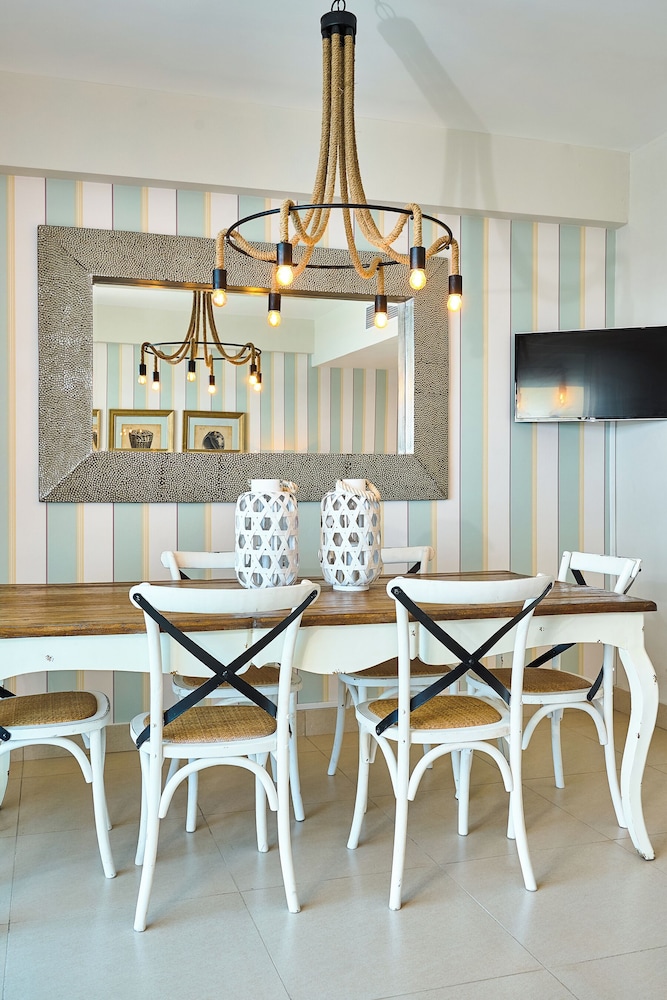 Beachfront Condos Las Olas Sleeps 6