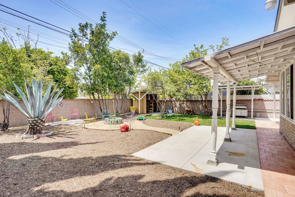 12 Mi to Dtwn LA: Family Home w/ Patio + Yard!