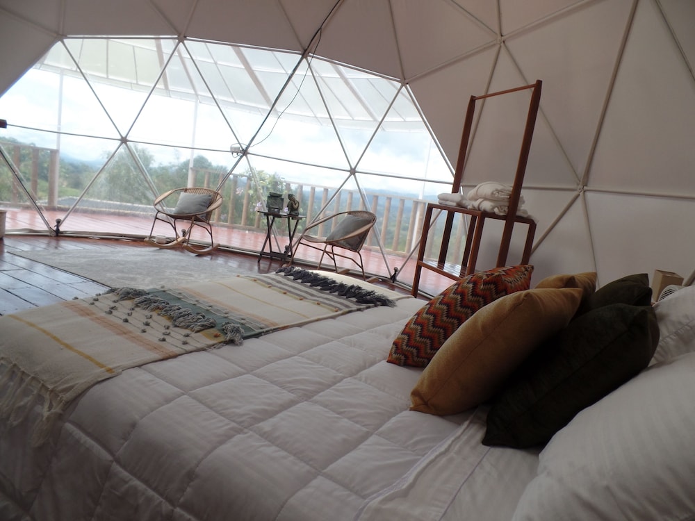 Glamping con Jacuzzi - El peñol Guatapé.