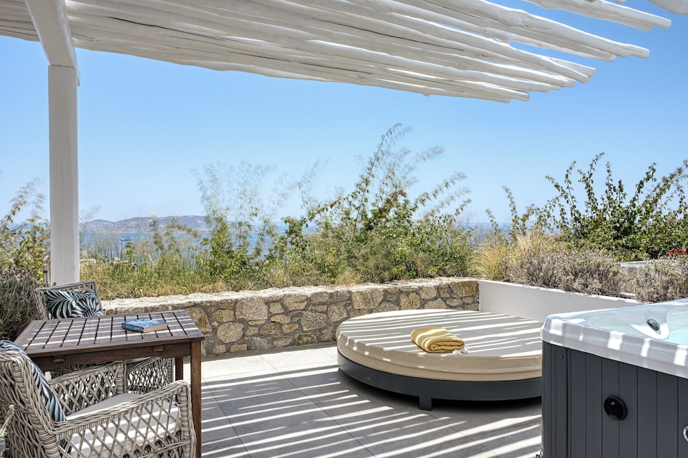 Aloft Suites Mykonos Island