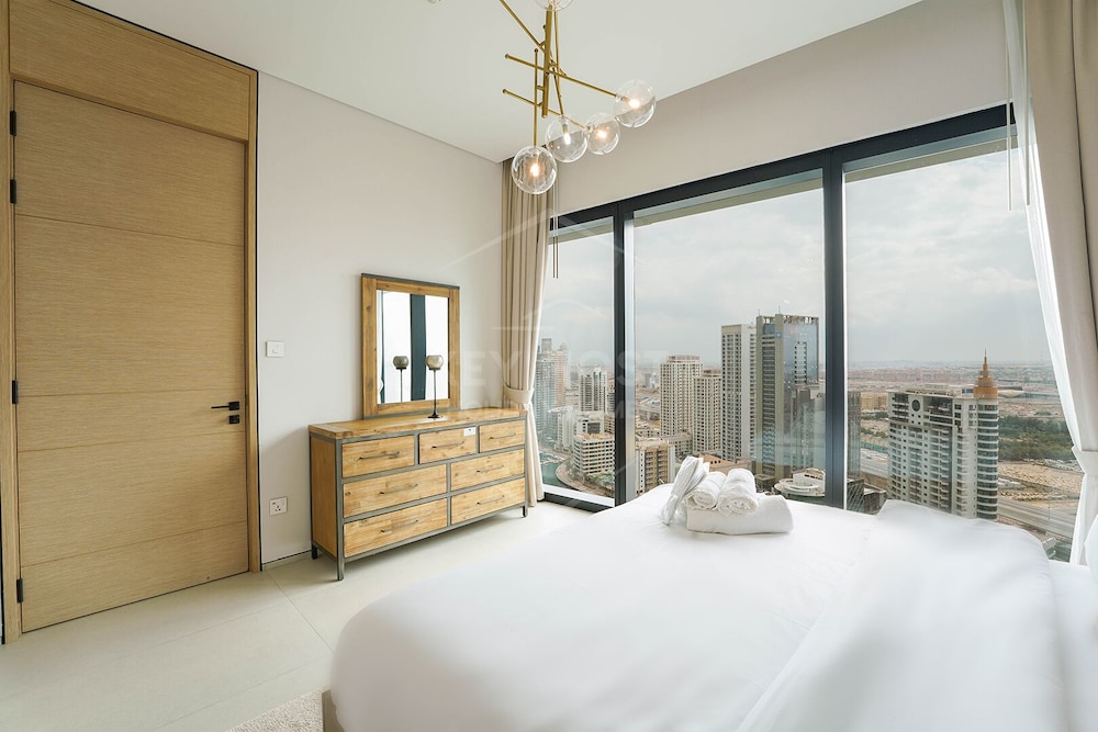 KeyHost - Address Beach Residences