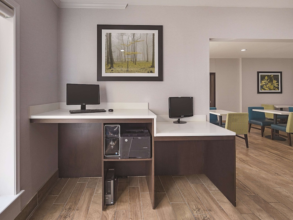 La Quinta Inn Suites by Wyndham Central Point - Medford - Property Image 17