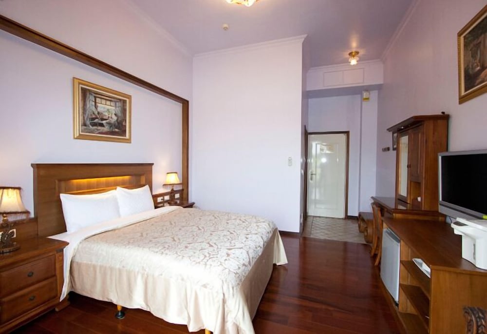 Aurora B&B