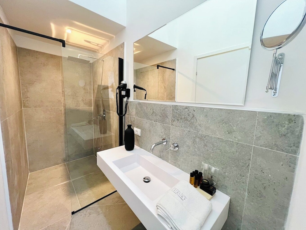 PRETORIA SUITES