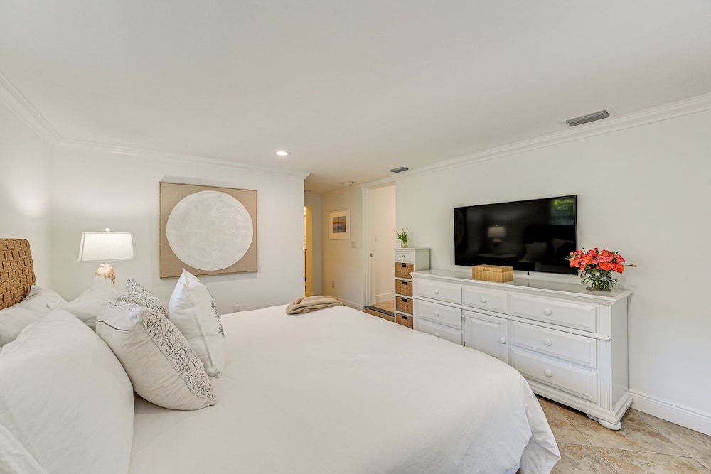 1 Mi to Beach: Naples Home w/ Pool & Fire Pit