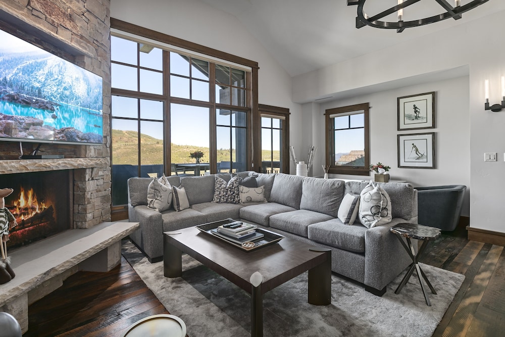 Arrowleaf Lodge at Deer Valley Resort - Two Bedroom Residence #405 2 Condo