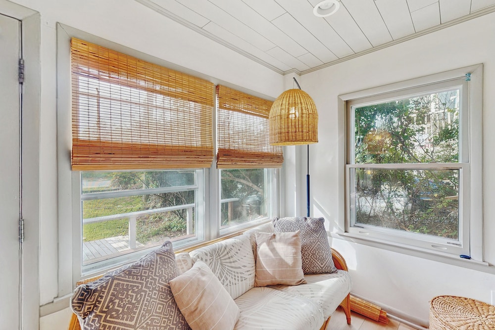 1BR Home w/ Outdoor Shower, Steps to Beach