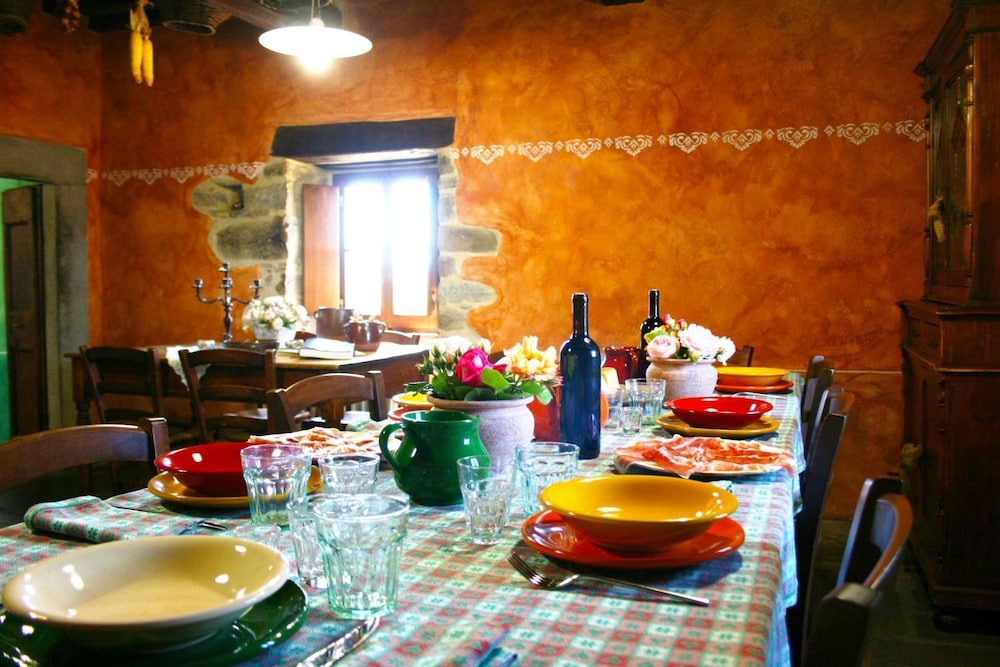 Wonderful private villa for 16 people with WIFI, private pool, TV and parking