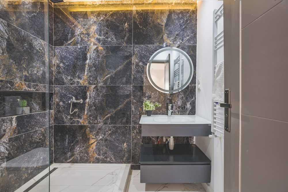 Appartement de 3 pieces a Birkhadem