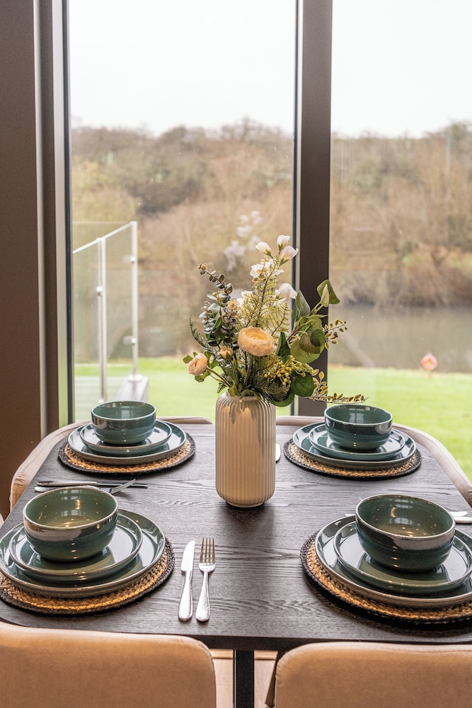 Sustainable 2BD Pod on Old Chalford Farm