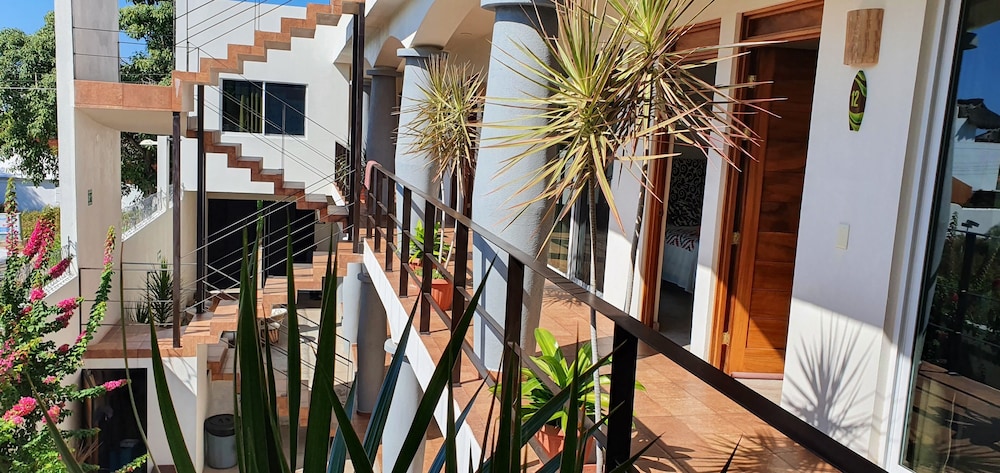 Carri Surf Studio - Property Image 8