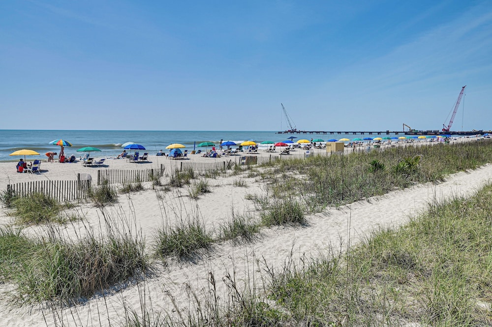 Walk to Ocean: Condo w/ Balcony in Myrtle Beach!