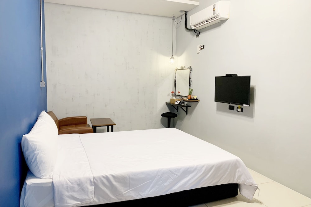 Snug Nine Inn