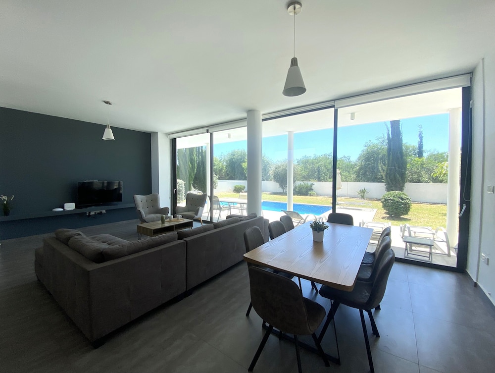 Ayia Napa Nissi Pearl Villas