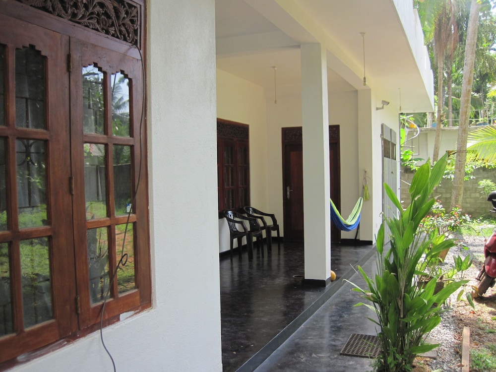 Jungleside House
