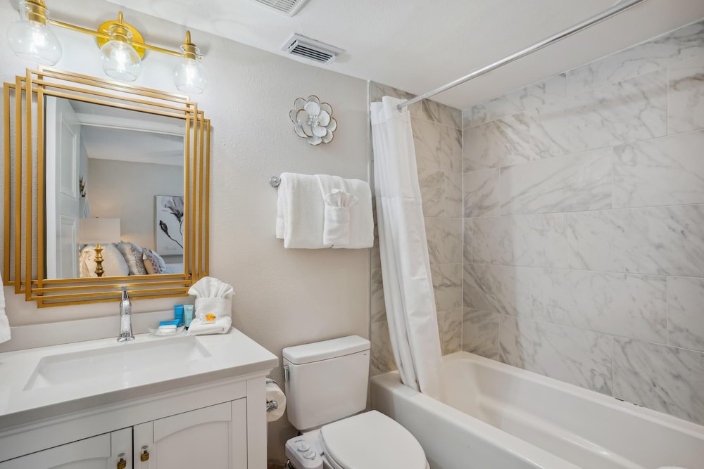 Pelican Pointe 5B