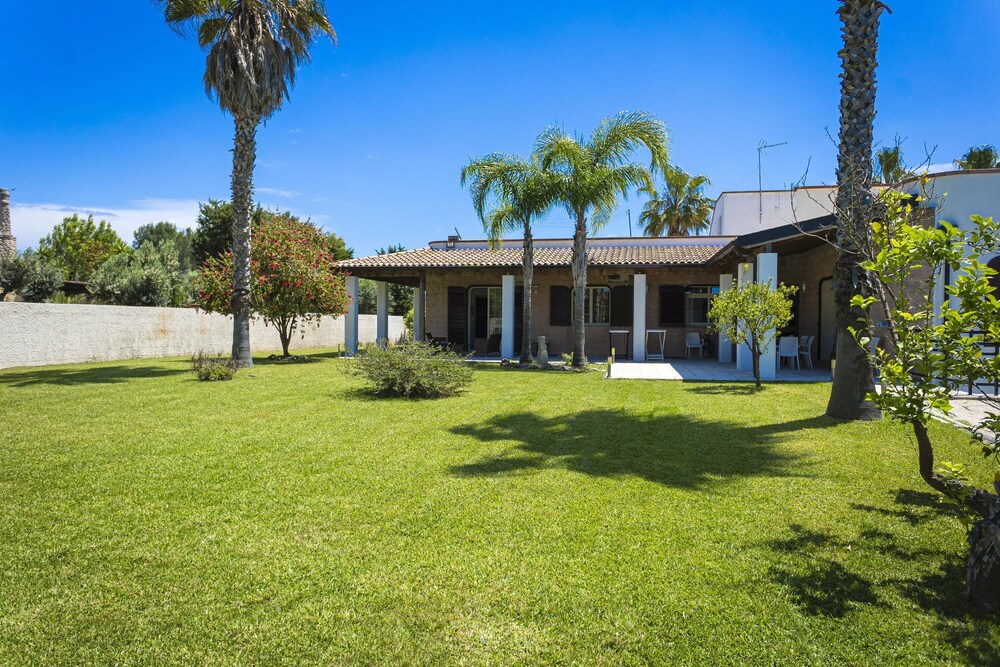 Villa El Capitano With Garden and Pool