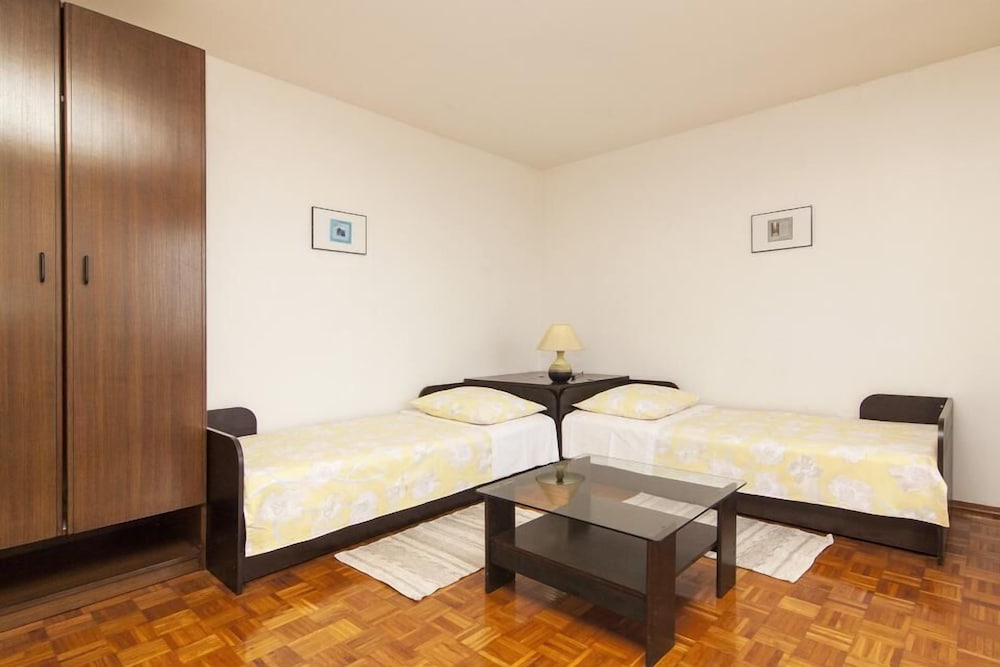 Apartments Eddi 66