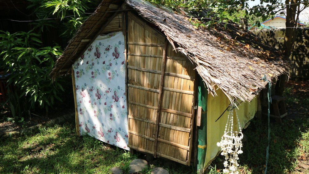Treasure Isle Guesthouse - Hostel