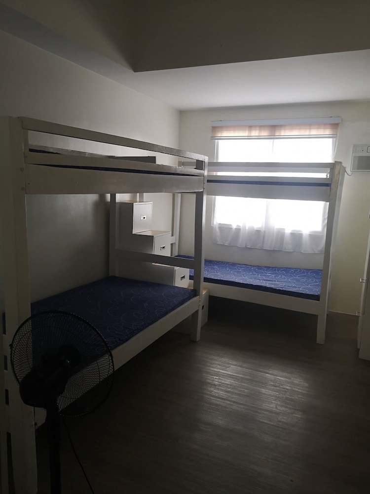 Studio Unit Around Recto U-belt