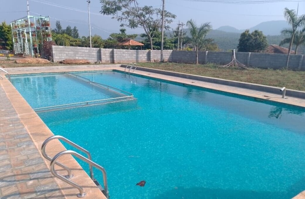 Golden Hill Resort