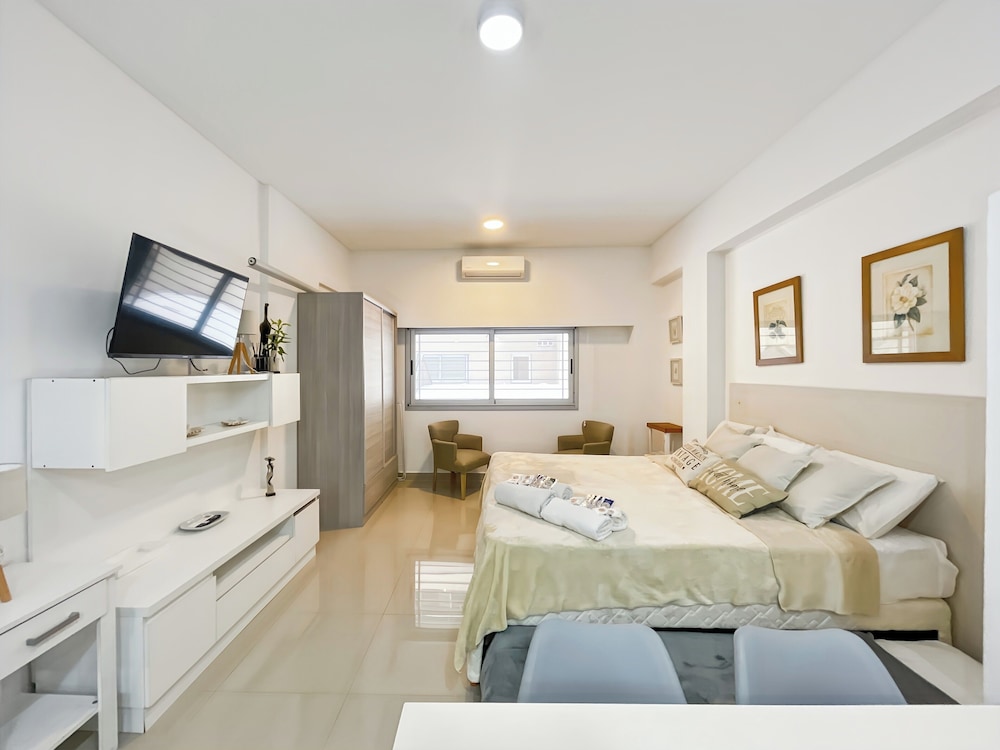 Ayres Suites Moreno