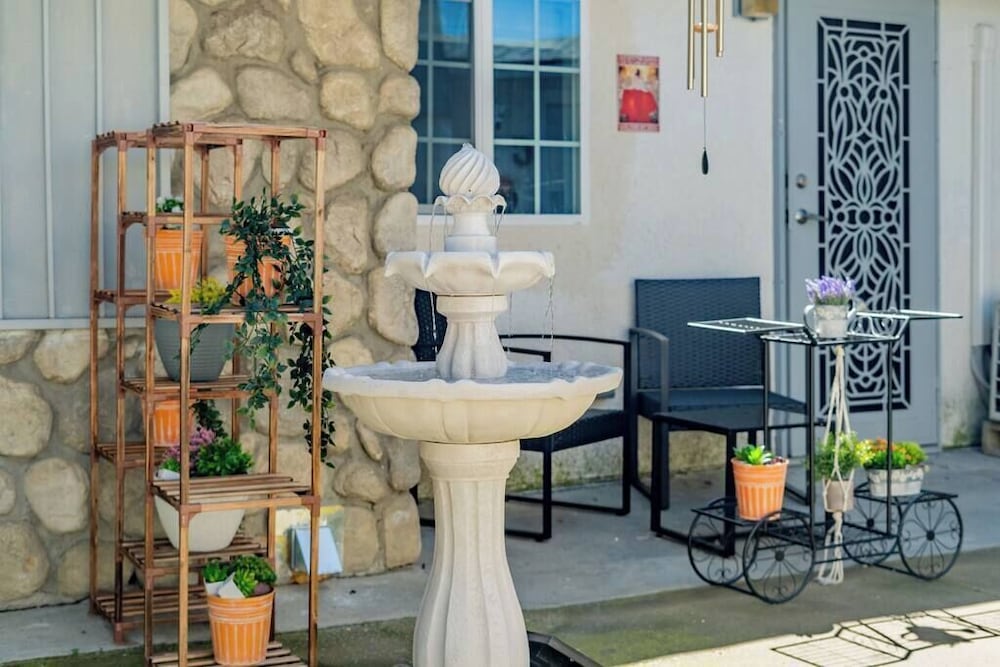 Monterey Park Retreat: Spectacular Views & Comfort