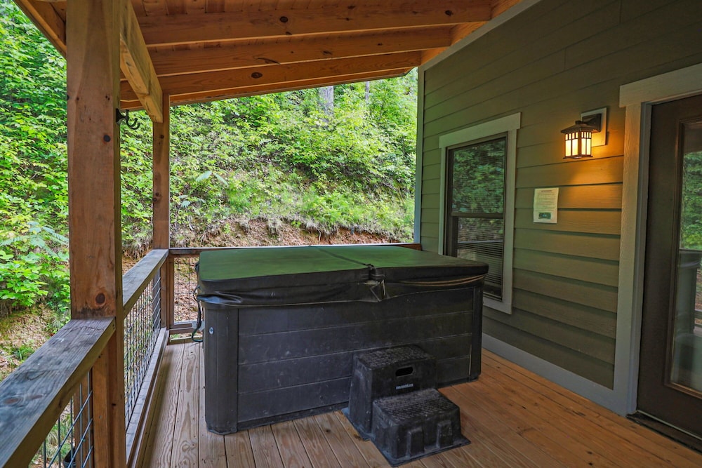 Pinewood Forest Walden's Creek Cabins