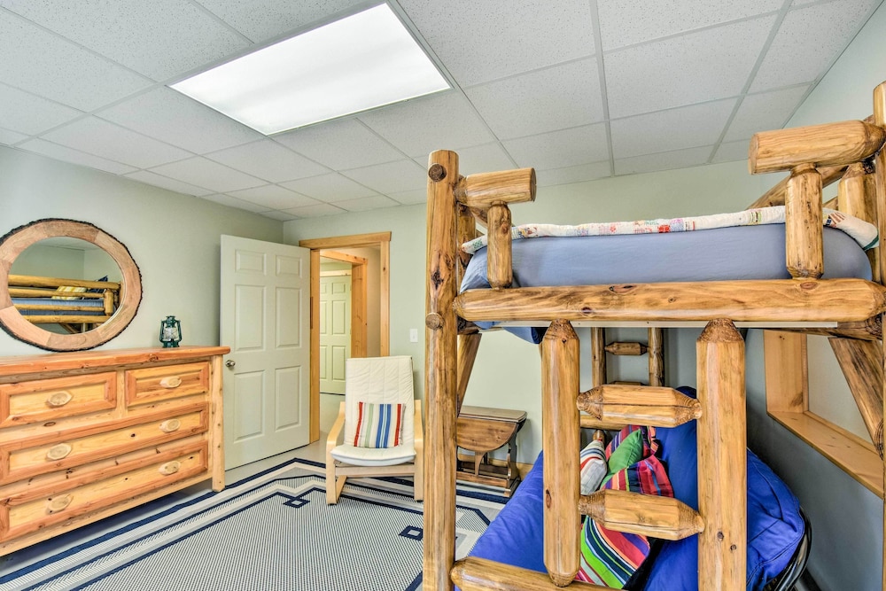 Dahlonega Cabin w/ Hot Tub, 4 Mi to Downtown! view 4