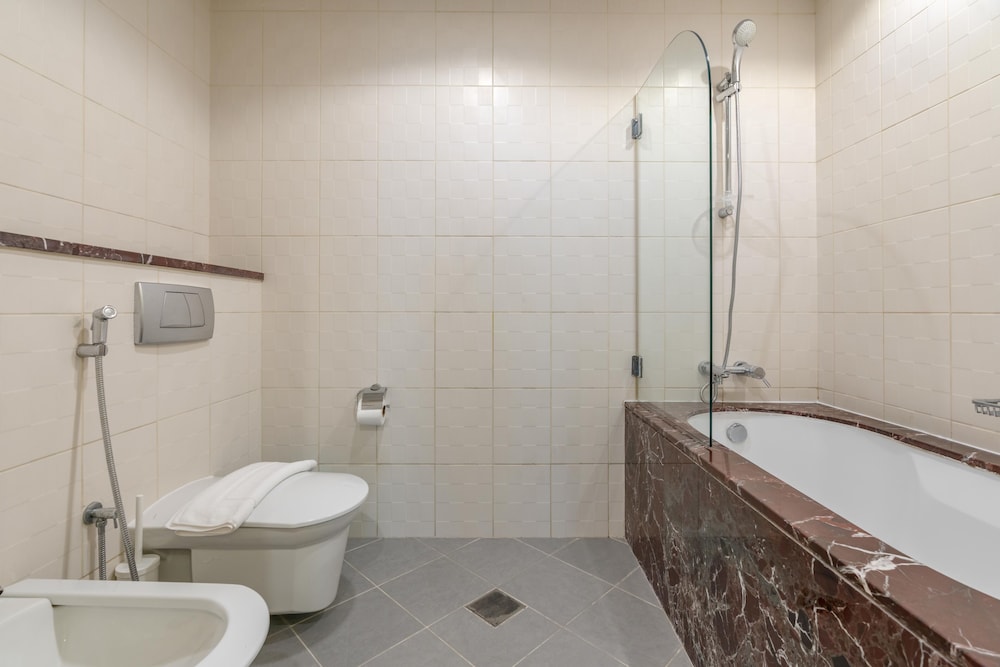 Lux BnB Duplex Casa Private Garden JBR