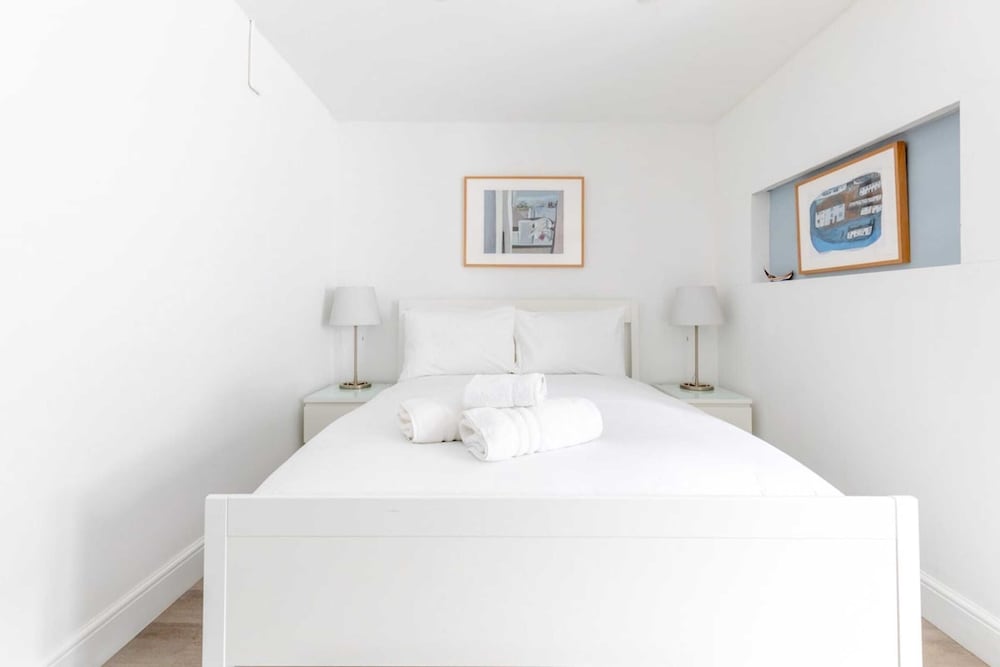 Sleek & Well-connected Studio Flat Archway!
