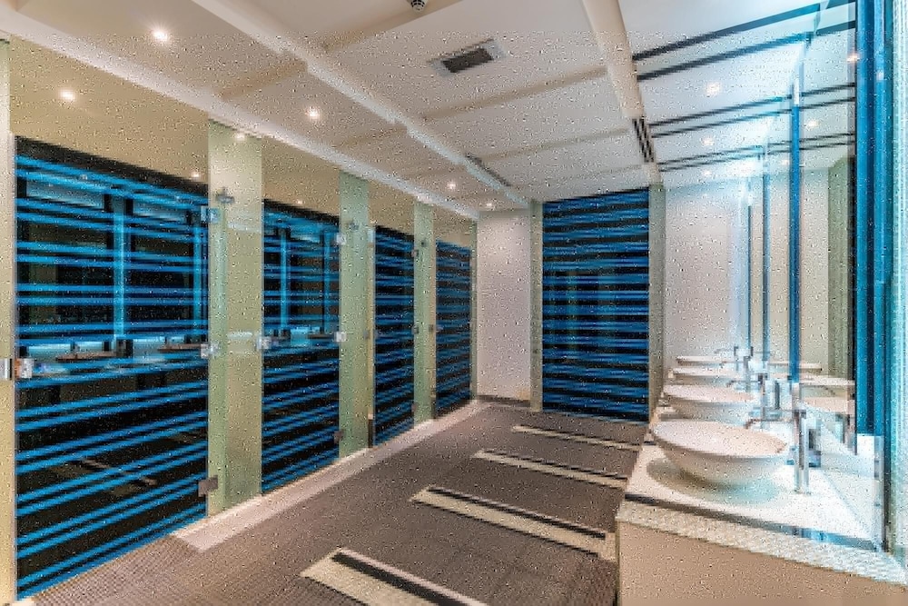 Luxe Studio Sleeps 2 Balcony Gym Tennis