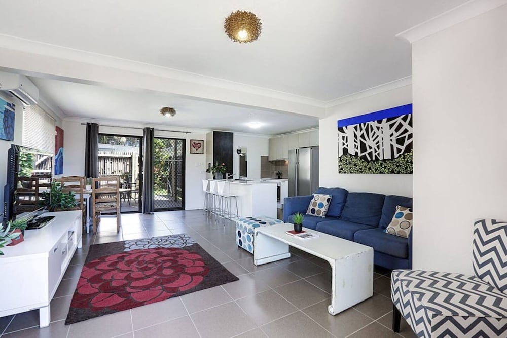 Cheerful 3 Bedroom Home in Ashmore