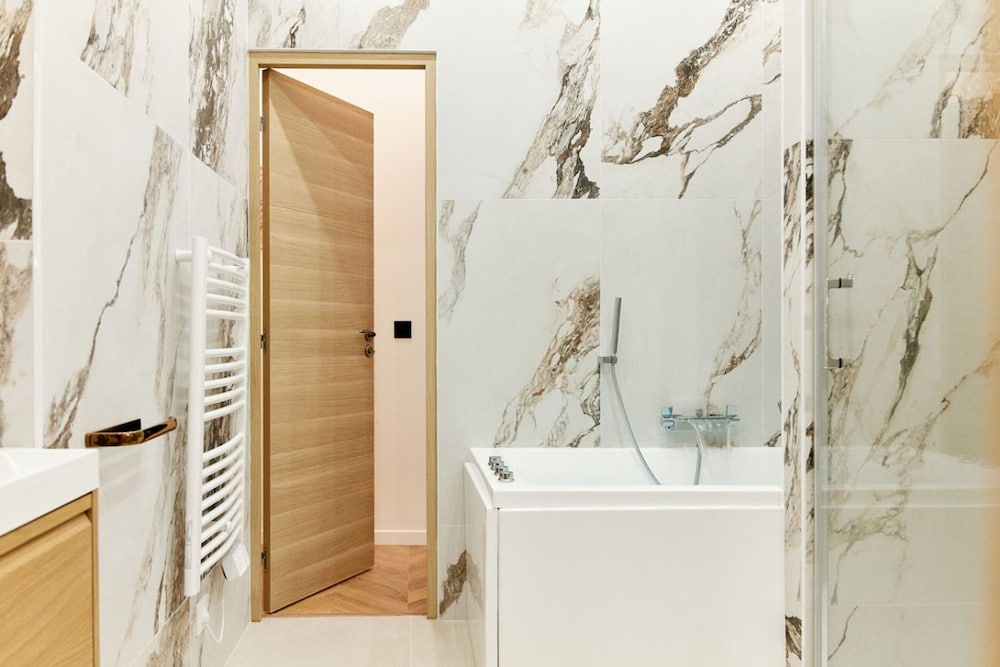 Lavie Maison Chic Sauna Hot Tub