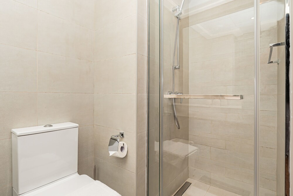 Luxury StayCation - Azizi Riviera 17
