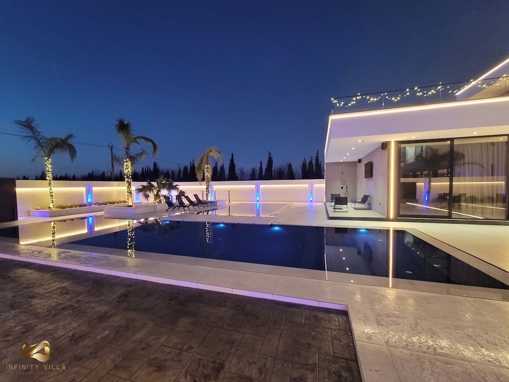 La Mirage Group Villas